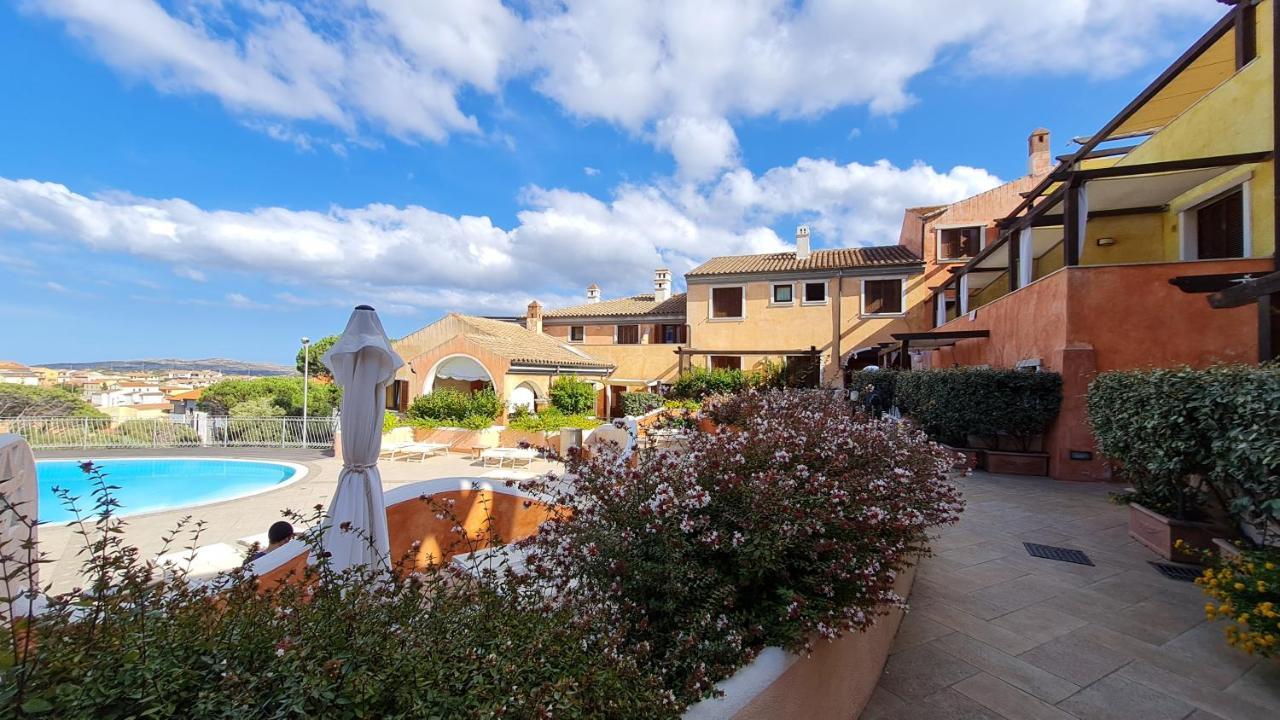 Residence Borgo Punta Villa La Maddalena  Buitenkant foto